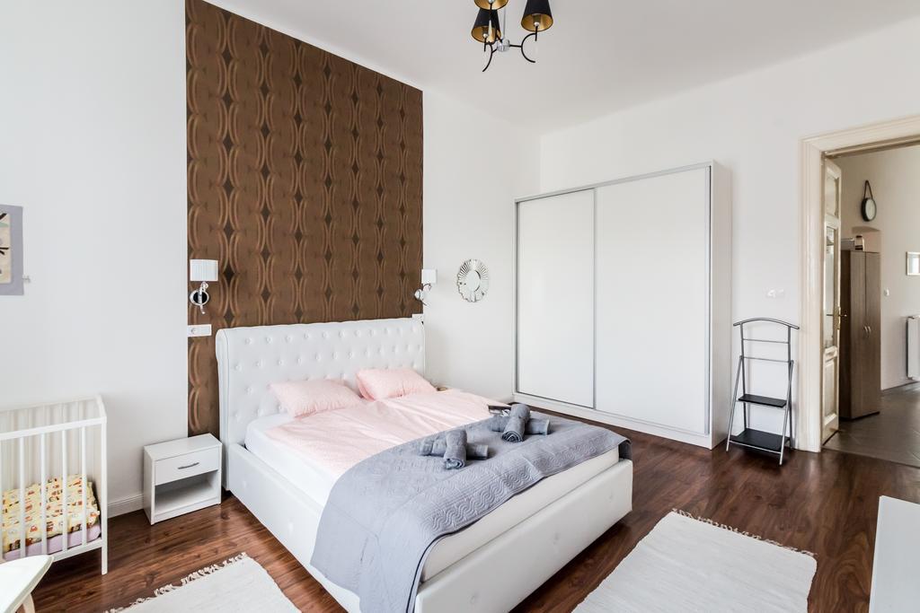 Bpr Purehome Apartment Budapest Luaran gambar