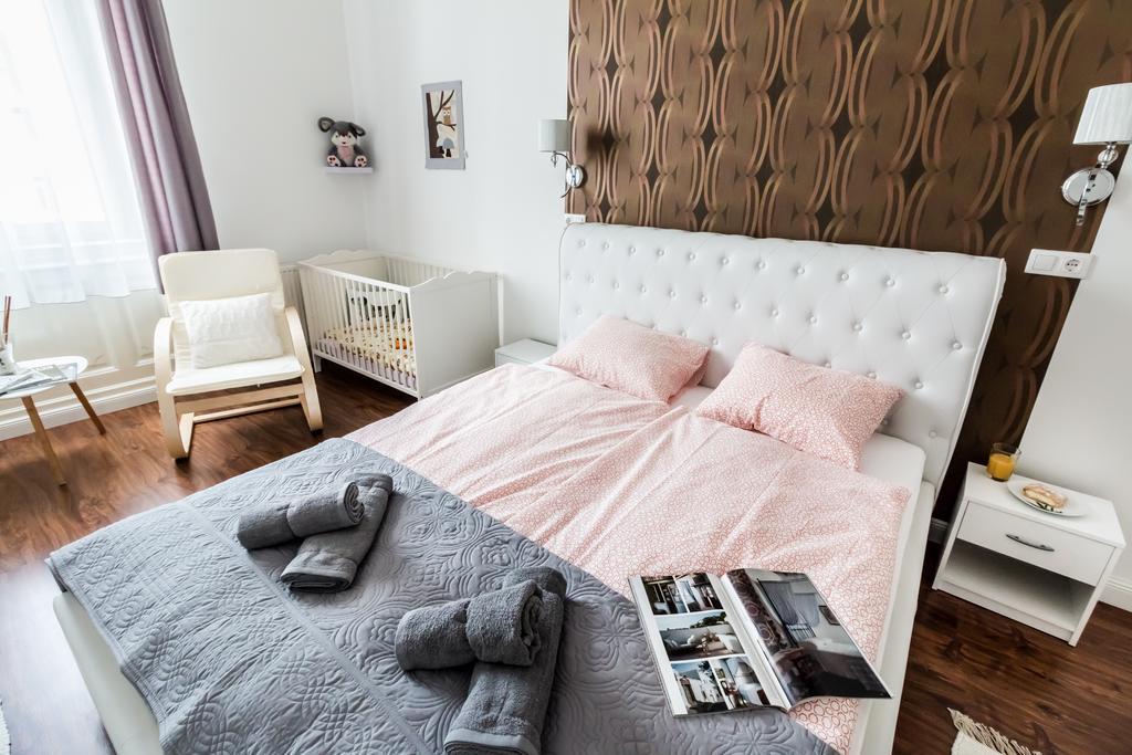 Bpr Purehome Apartment Budapest Luaran gambar